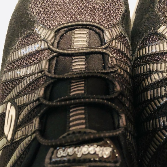 Sketchers air cooled memory foam sneaks - Picture 2 of 4